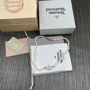 Brand New Vivienne Westwood Single-Layer Silver Necklace